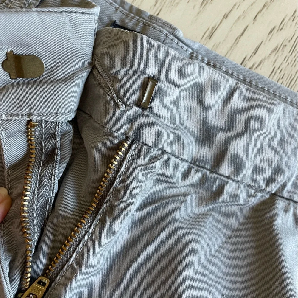 J. Crew 5’ Stretch Chino Short Size 2